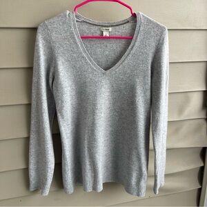 L L Bean 100% Cashmere Womens V-Neck Sweater Size S Grey Cozy Luxe Winter Preppy